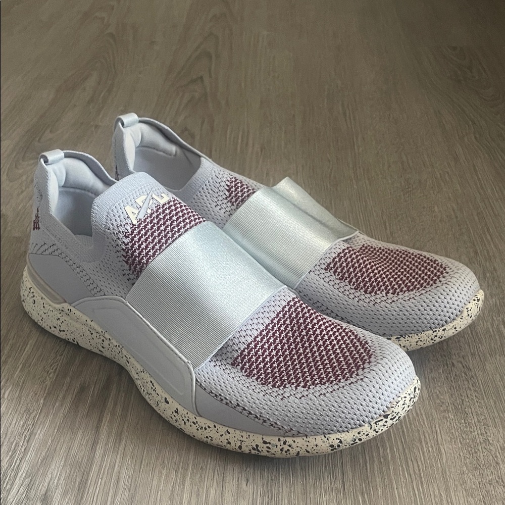 APL Techbloom Bliss Athletic Slip On Lightweight Running Sneaker Size 10